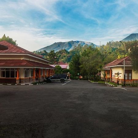 Arra Lembah Pinus Hotel Puncak Exterior photo