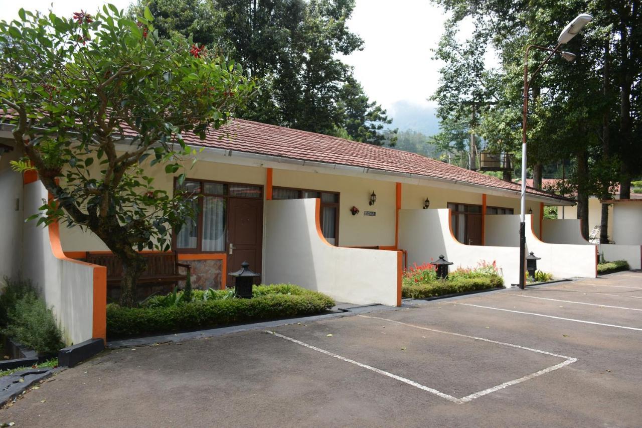 Arra Lembah Pinus Hotel Puncak Exterior photo