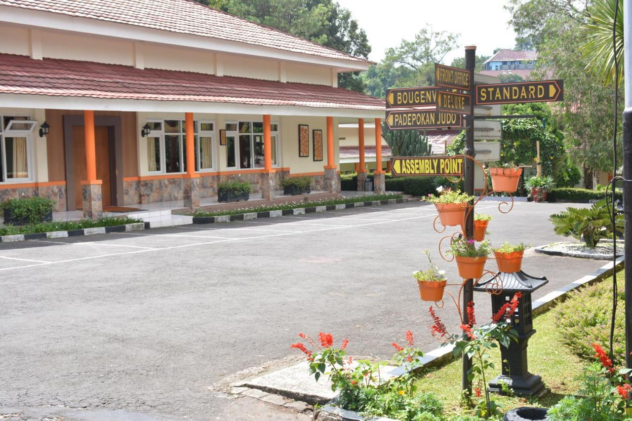 Arra Lembah Pinus Hotel Puncak Exterior photo