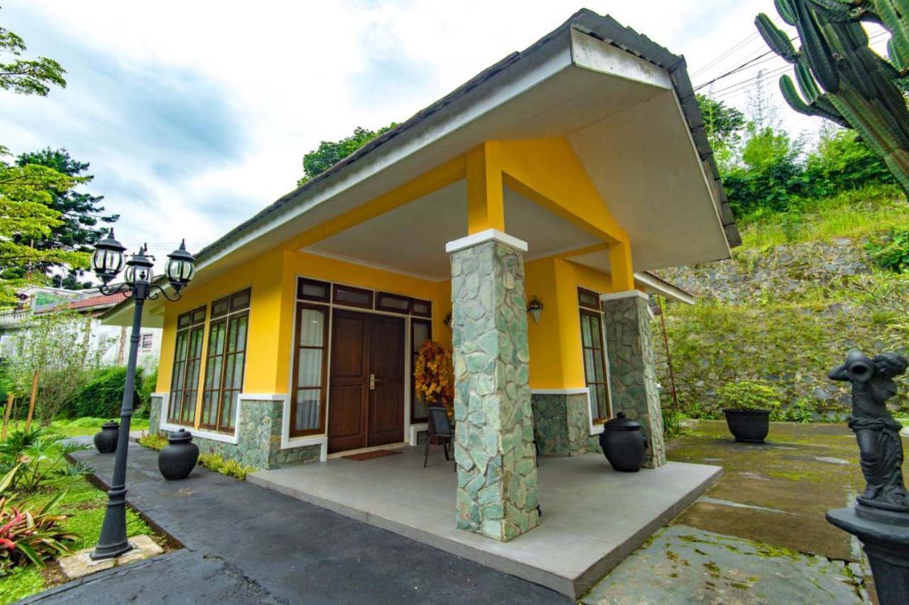 Arra Lembah Pinus Hotel Puncak Exterior photo